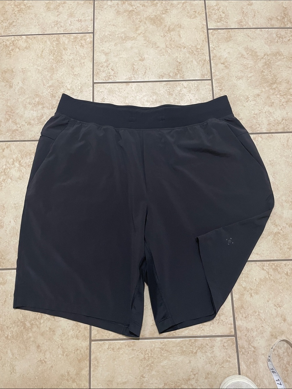 Lululemon Men’s Black Gym Shorts Size XL